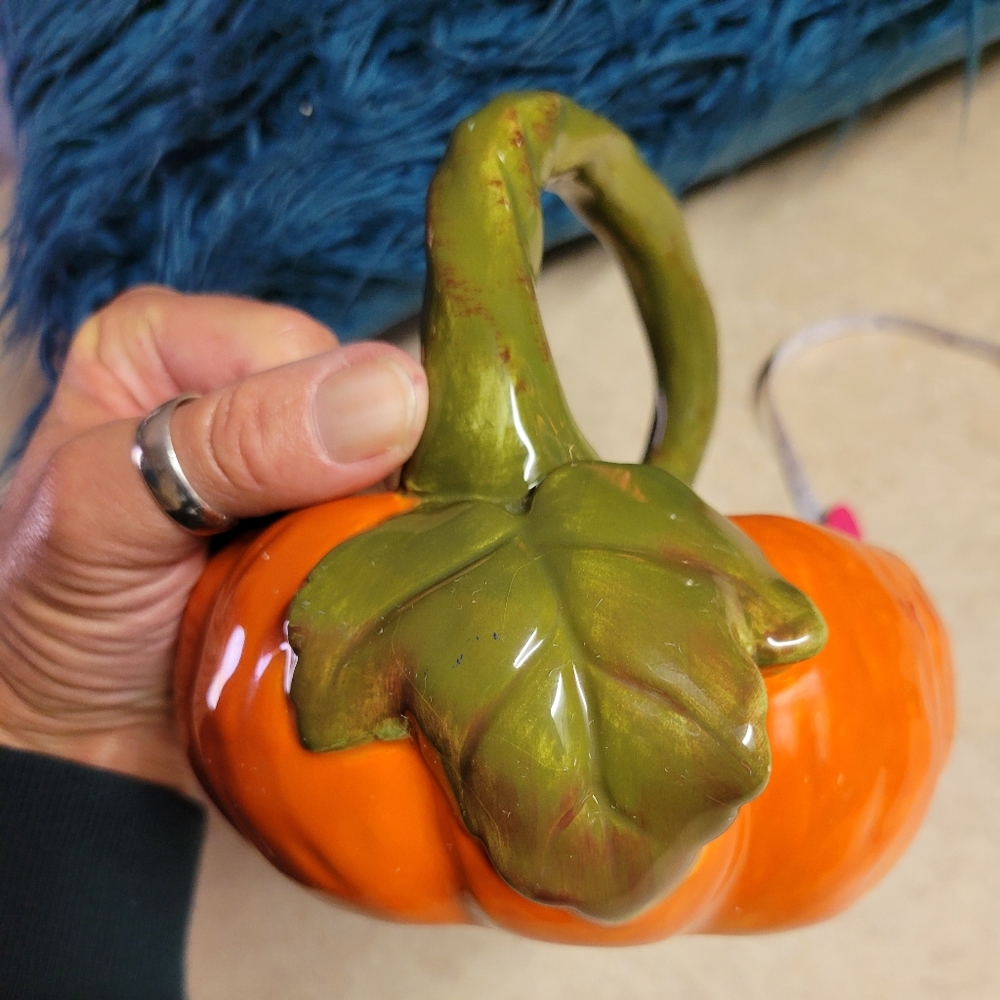 Vintage with tag ceramic pumpkin candy basket 6×6 perfect condition cute